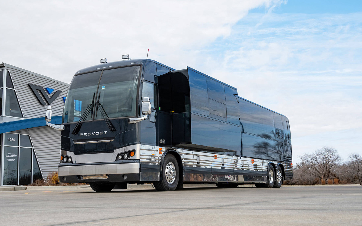 Village Coach entertainer coach